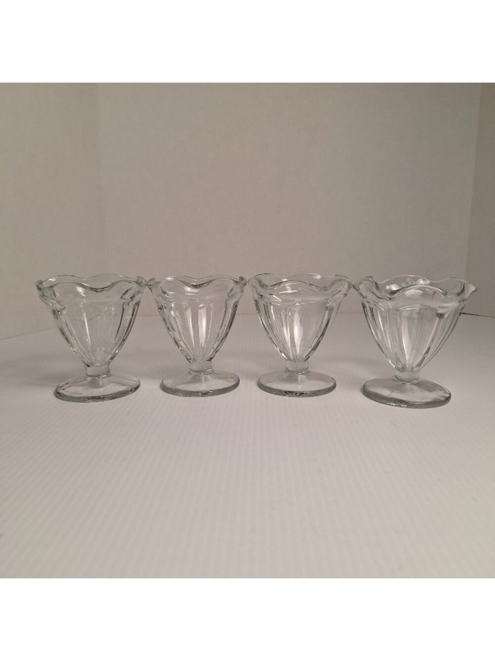 SET OF (4) ANCHOR HOCKING CLEAR GLASS TULIP ICE CREAM/SUNDAE/SHERBET DISHES VTG